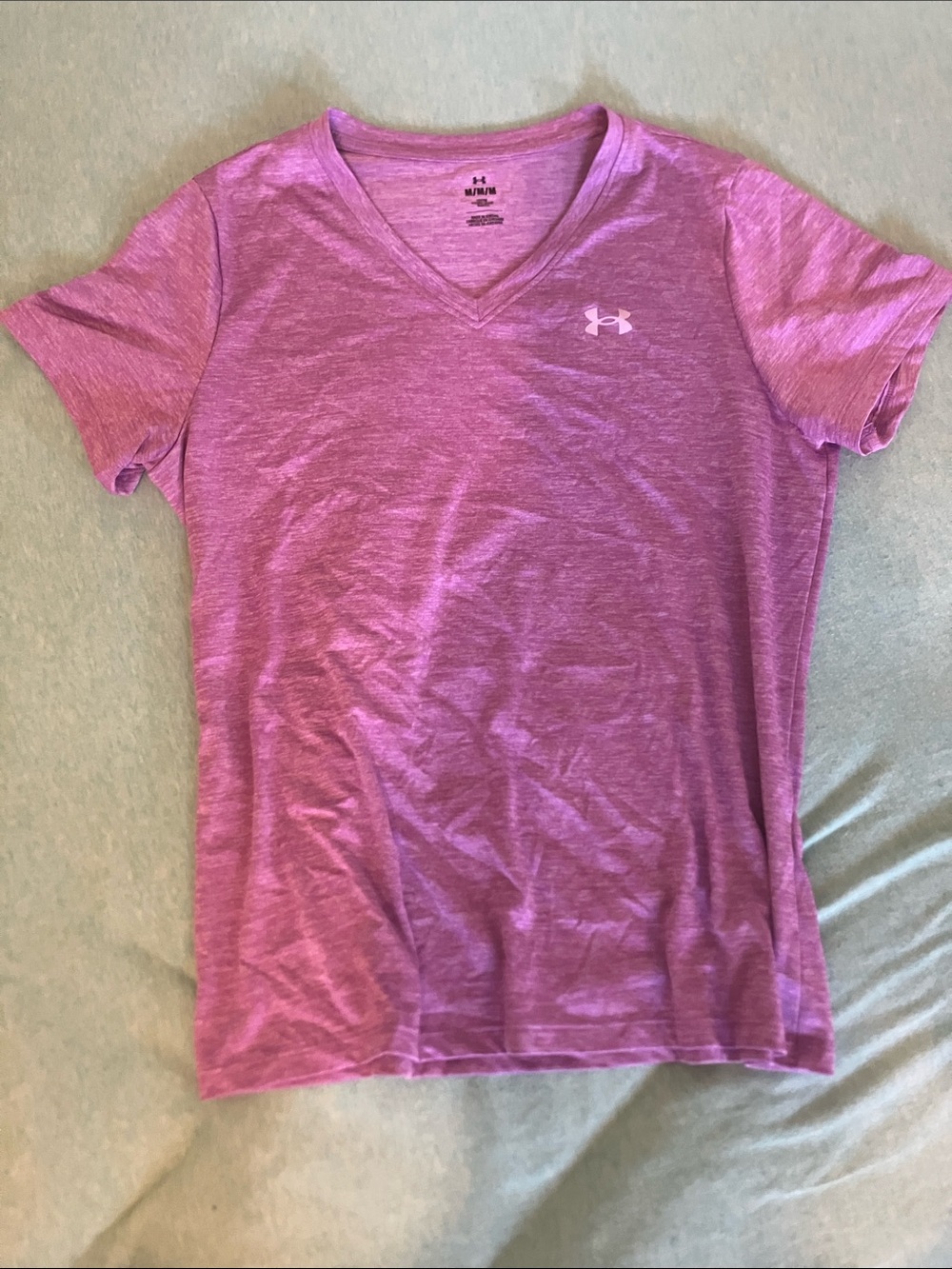 Under Armour Women’s Athletic Purple V-Neck Short Sleeve Tee